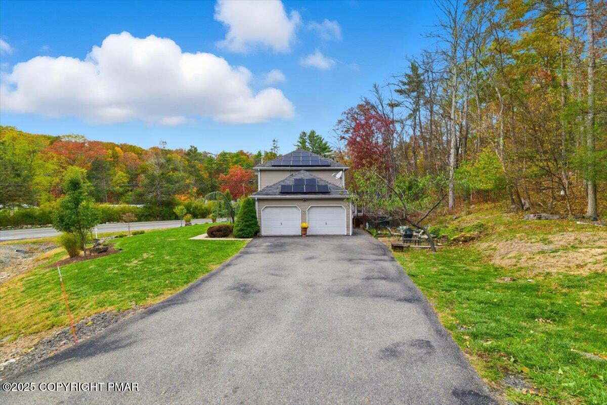 102 Arbor Way Stroudsburg, PA 18360 - Photo 48 of 51 Private driveway