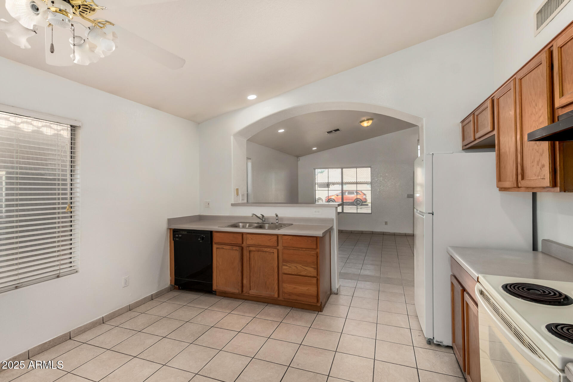 8759 West Coronado Road Phoenix, AZ 85037 - Photo 7 of 28 11 - Coronado