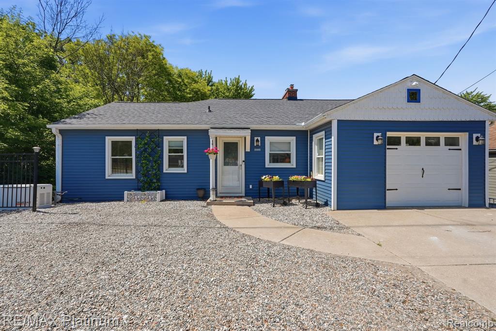 1612 South Hughes Road Brighton, MI 48114 - Photo 1 of 53