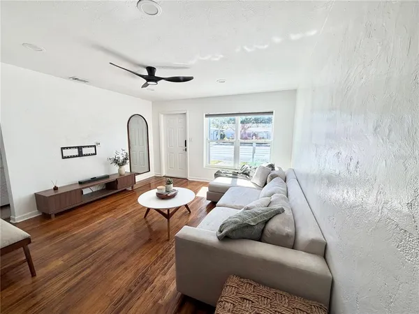 $2,399 | 2005 Virginia Drive, Orlando, FL 32803