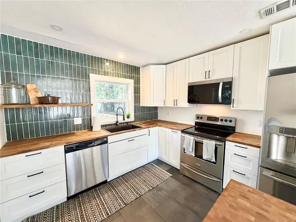 $2,399 | 2005 Virginia Drive, Orlando, FL 32803
