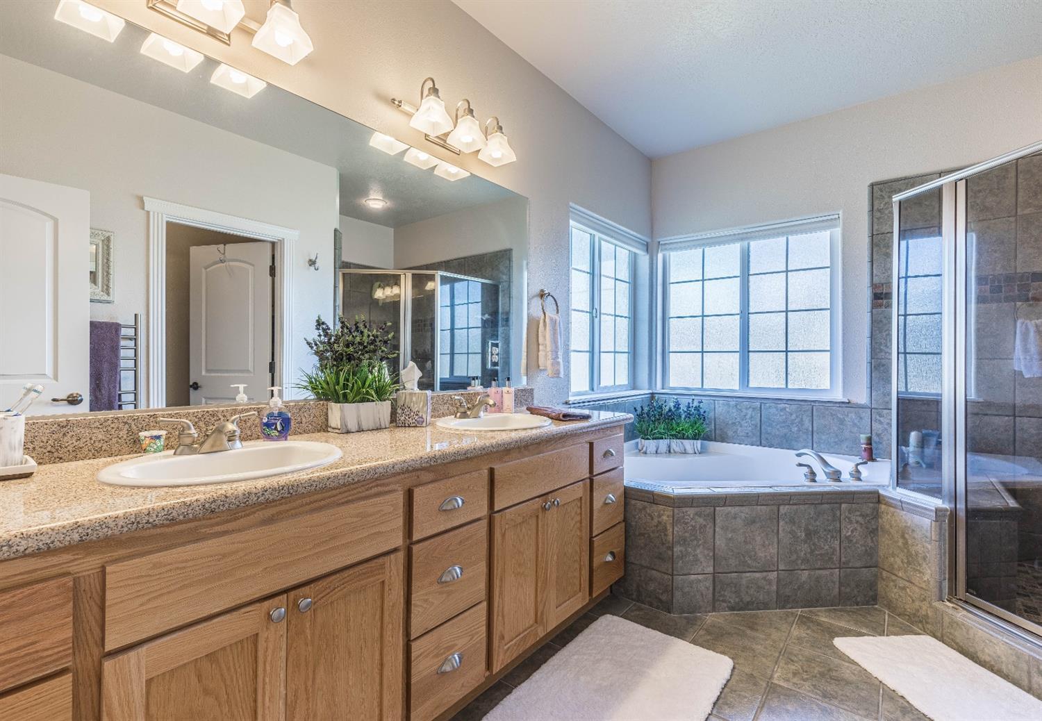 1068 Pumpkin Ridge Eagle Point, OR 97524 - Photo 16 of 33 Additional Photo