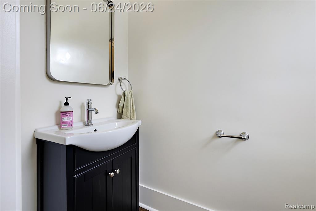 2476 Beals Street Detroit, MI 48214 - Photo 26 of 46