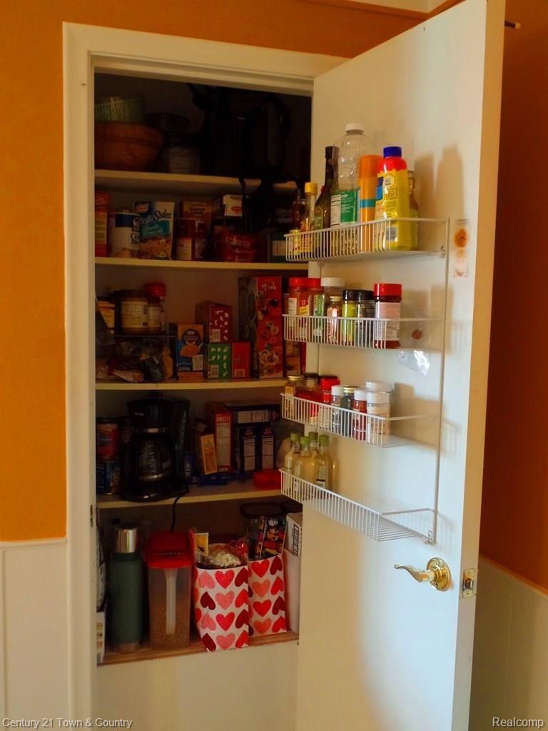 11117 Racine Road Warren, MI 48093 - Photo 21 of 37 894.JPG