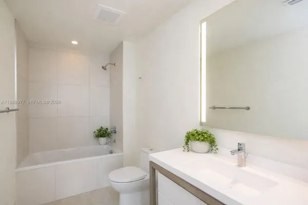 $2,500 | 2000 Metropica Way, Unit 2305, Sunrise, FL 33323