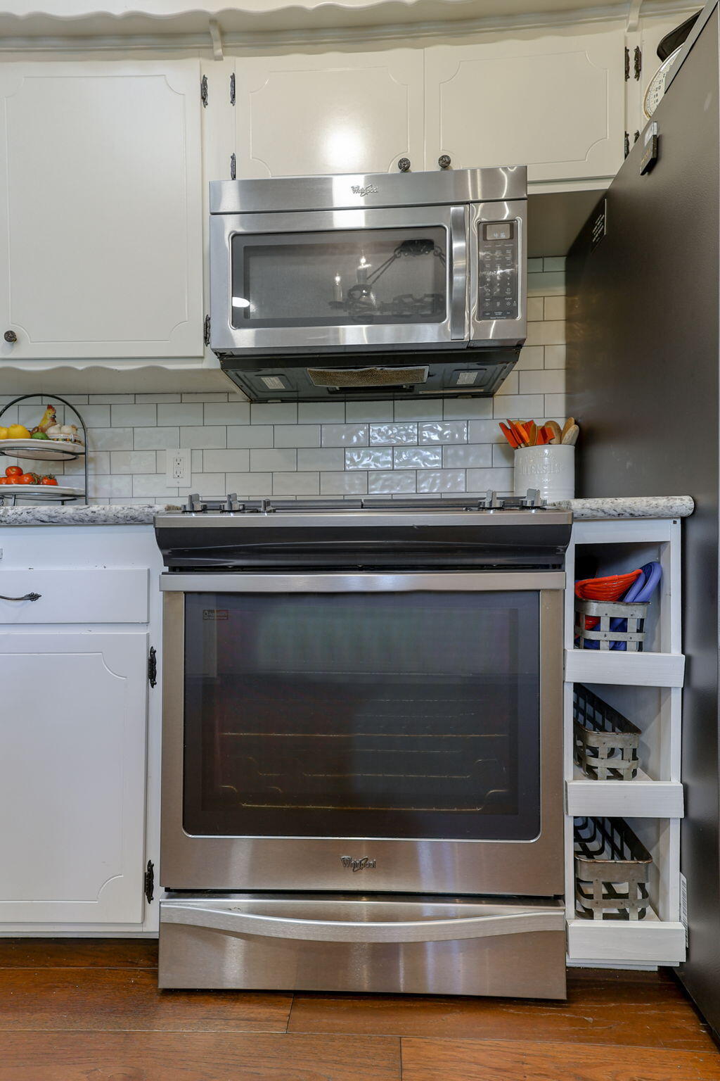 7077 Riata Drive Redding, CA 96002 - Photo 14 of 81 Kitchen