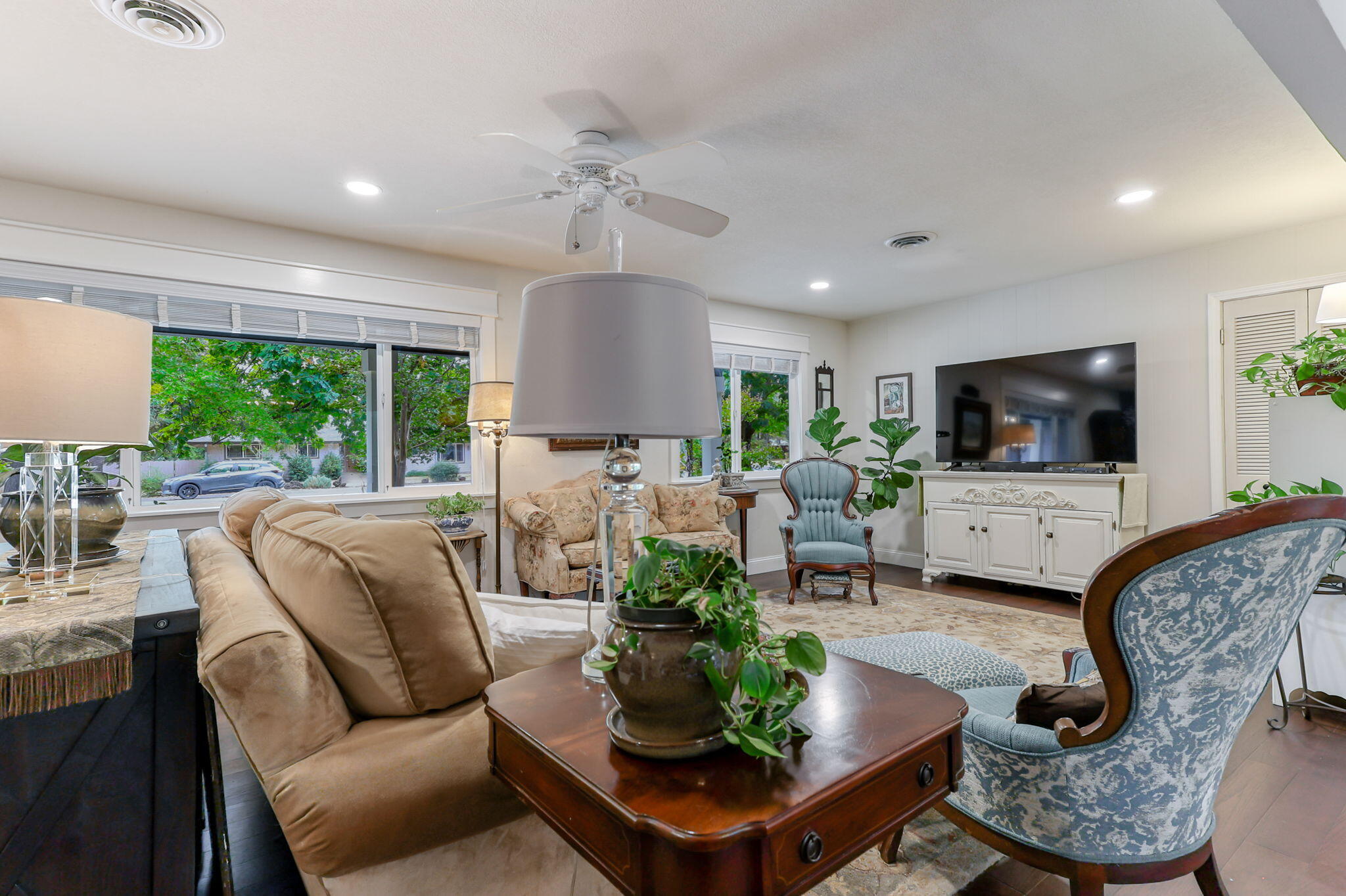 7077 Riata Drive Redding, CA 96002 - Photo 5 of 81 28-web-or-mls-IMG_0246