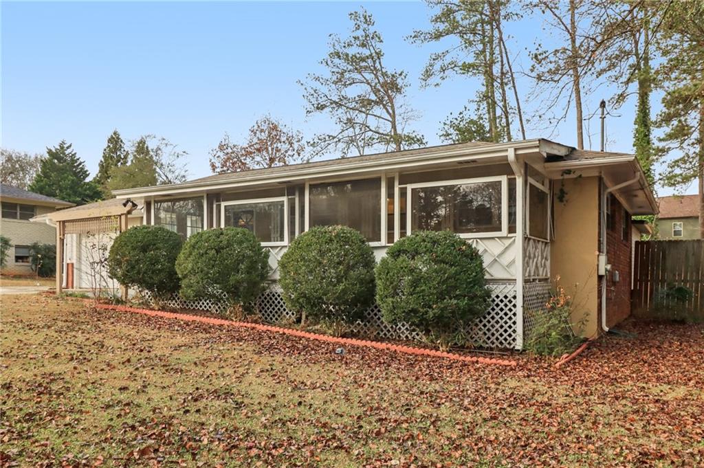 716 Carolina Roads Southwest Marietta, GA 30008 - Photo 7 of 48