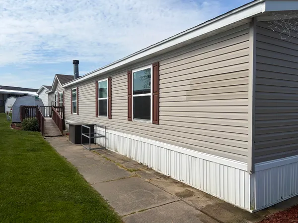 $122,000 | 916 Wintergreen Drive, Hastings, MI 49058