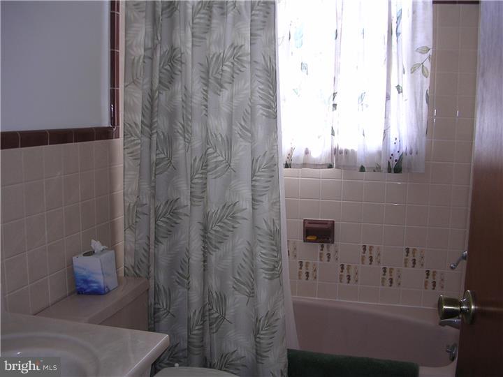 1925 Rickert Road Perkasie, PA 18944 - Photo 11 of 17 Bathroom