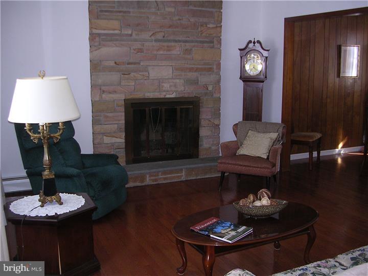 1925 Rickert Road Perkasie, PA 18944 - Photo 3 of 17 Living Room