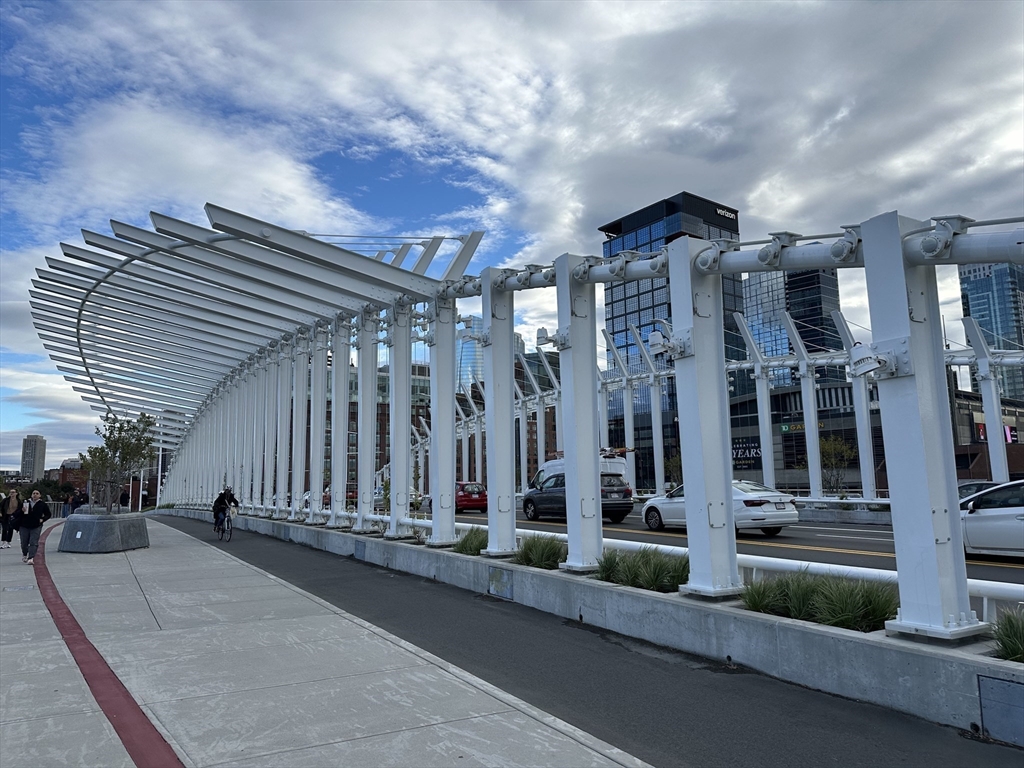 1 Hull St Court, Unit 4 Boston, MA 02113 - Photo 10 of 10 a view of a building with a street