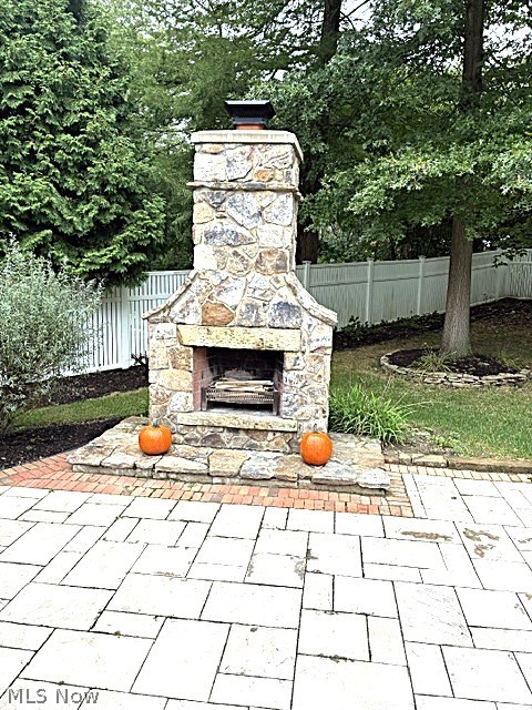 303 Somerset Road Akron, OH 44313 - Photo 25 of 29 Welcome fall!