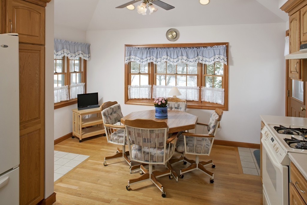152 Clinton Road Weymouth, MA 02189 - Photo 6 of 17 Gallery Image 6