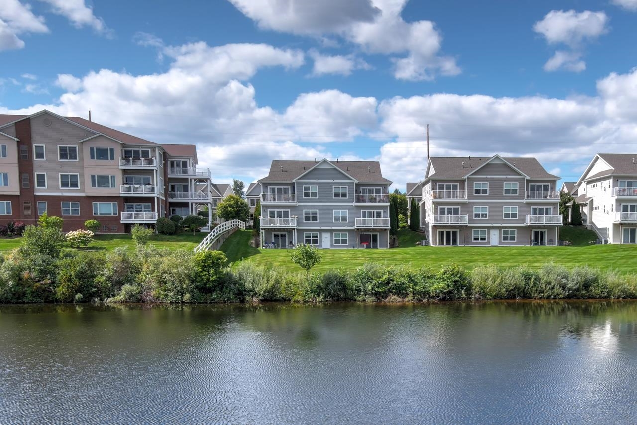 991 Lake Ridge Drive Traverse City, MI 49684 - Photo 3 of 65 1915834-2.JPG