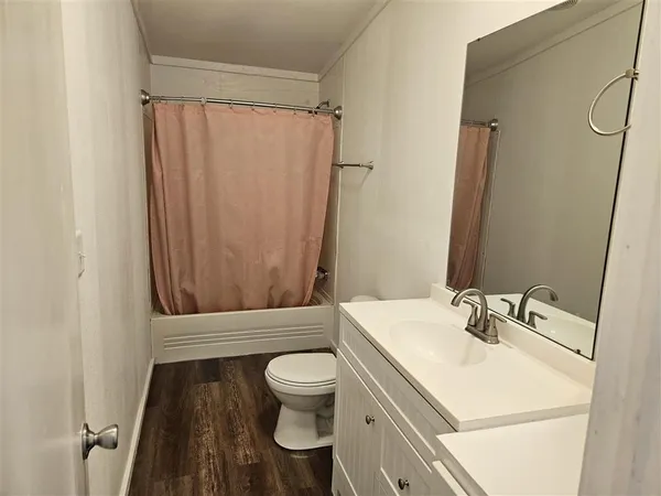 $122,900 | 215 Emma Jane Lane, Iowa, LA 70647
