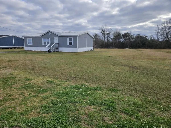$122,900 | 215 Emma Jane Lane, Iowa, LA 70647