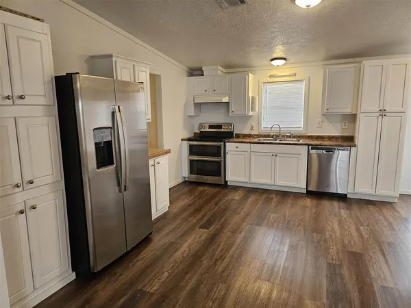 $122,900 | 215 Emma Jane Lane, Iowa, LA 70647