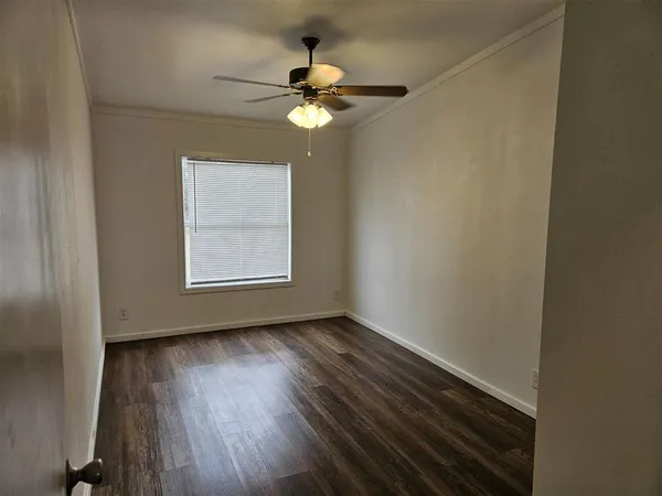 $122,900 | 215 Emma Jane Lane, Iowa, LA 70647