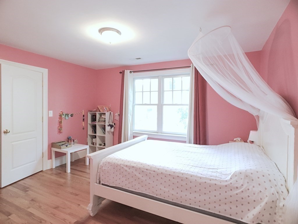 10 Larch Road, Unit 10 Wellesley, MA 02482 - Photo 17 of 26