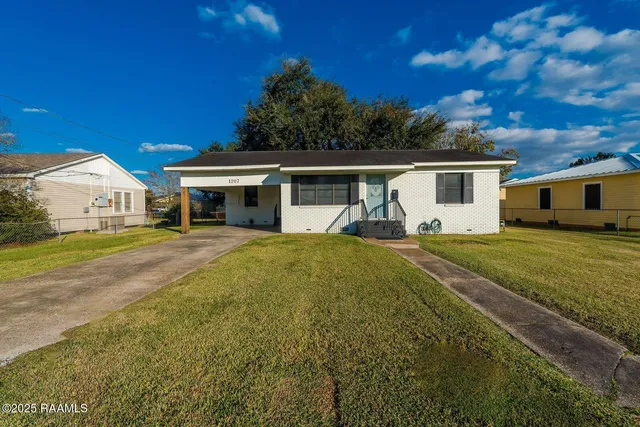 $118,500 | 1207 Robert Street, Rayne, LA 70578