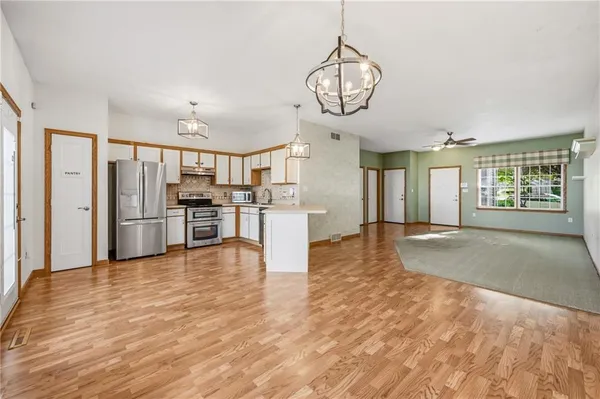 $249,000 | 6 Golfwood Drive, Hermitage, PA 16148