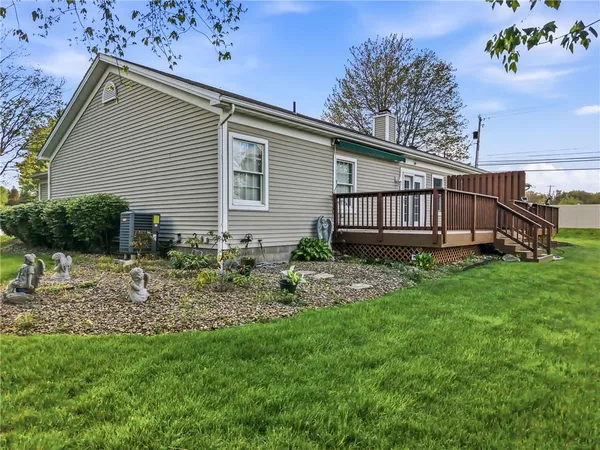 $249,000 | 6 Golfwood Drive, Hermitage, PA 16148