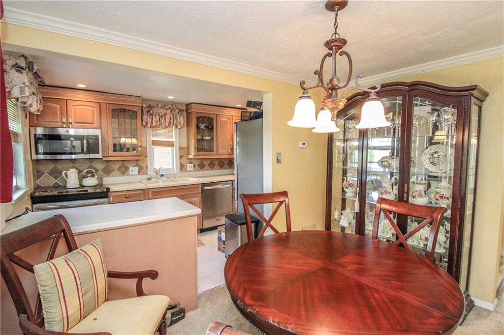 743 Shadycrest Road Pittsburgh, PA 15216 - Photo 5 of 7 Gallery Image 5