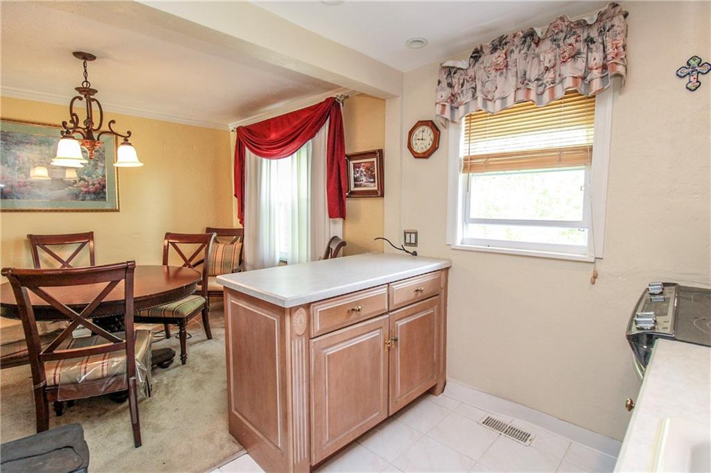 743 Shadycrest Road Pittsburgh, PA 15216 - Photo 6 of 7 Gallery Image 6