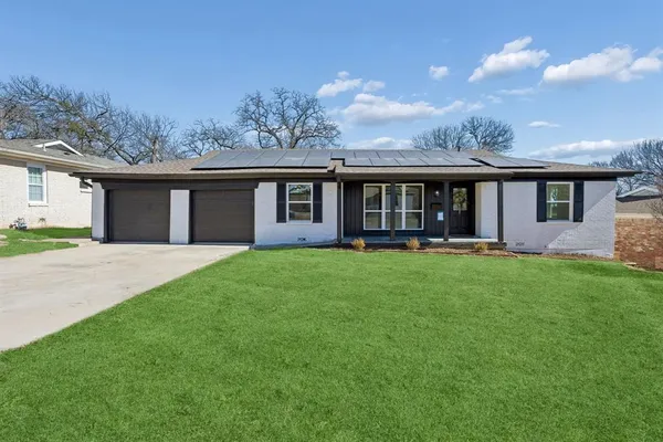 $330,000 | 808 Lee Drive, Bedford, TX 76022