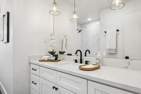 $330,000 | 808 Lee Drive, Bedford, TX 76022