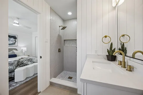 $330,000 | 808 Lee Drive, Bedford, TX 76022