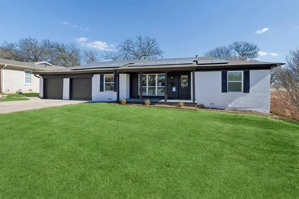 $330,000 | 808 Lee Drive, Bedford, TX 76022