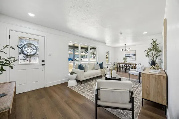 $330,000 | 808 Lee Drive, Bedford, TX 76022