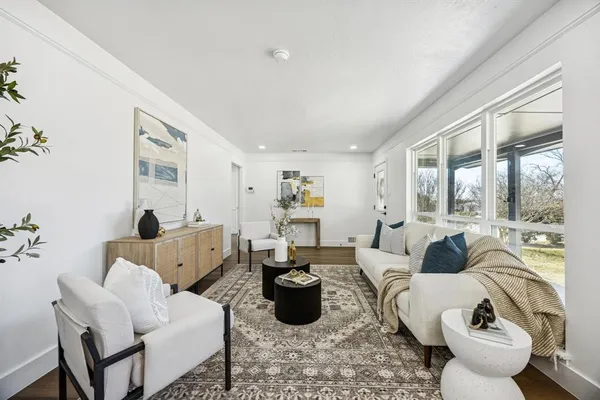 $330,000 | 808 Lee Drive, Bedford, TX 76022