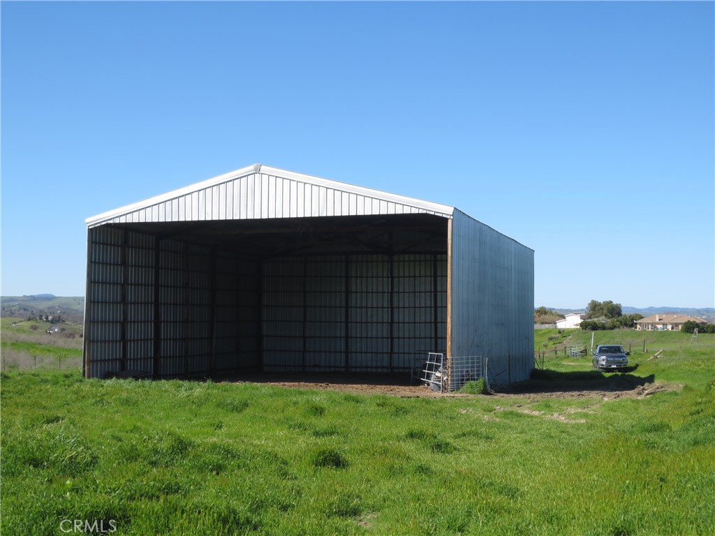 0 Camp 8 Road Paso Robles, CA 93446 - Photo 3 of 9 a view of a backyard