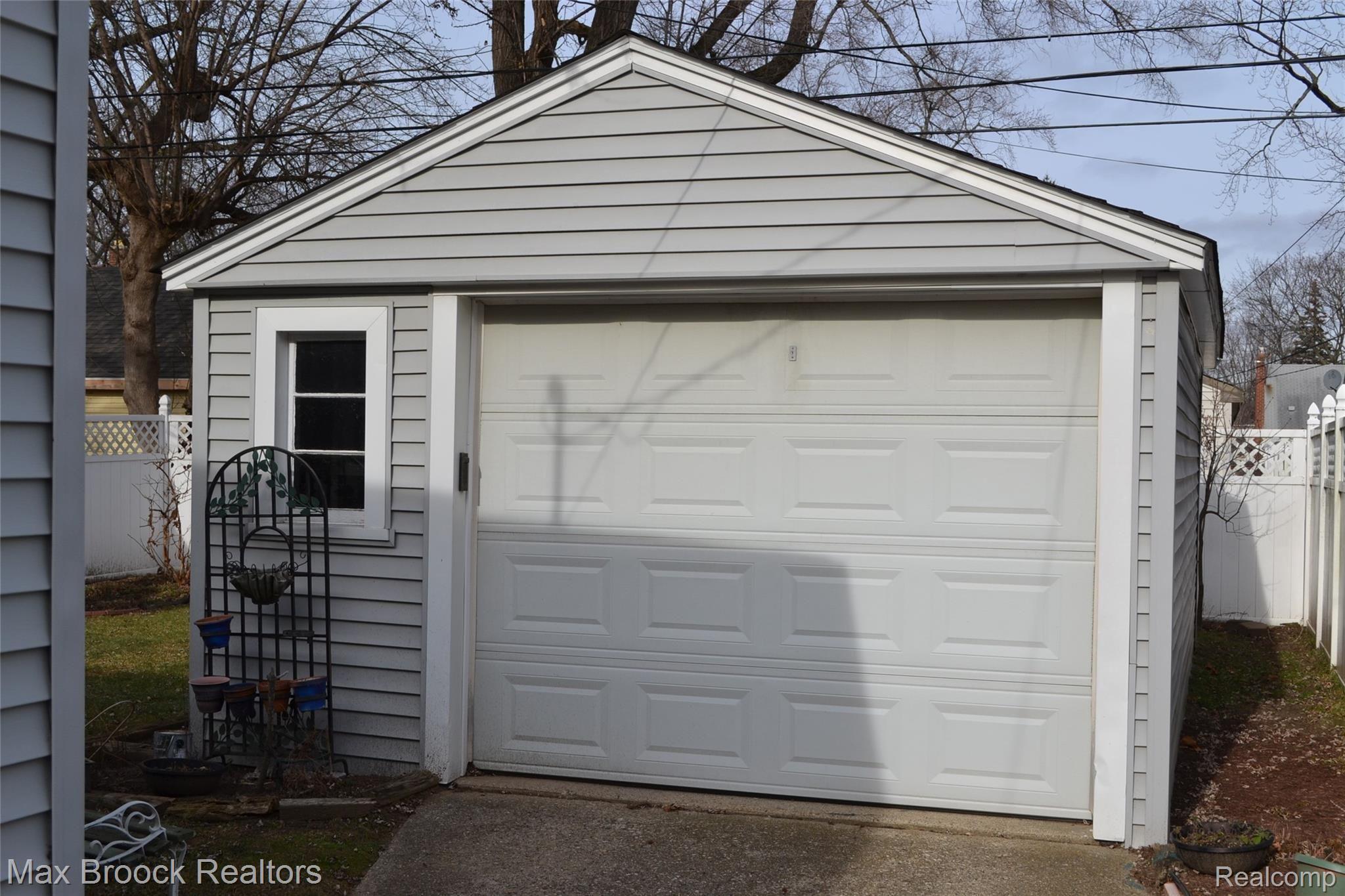1198 Columbia Road Berkley, MI 48072 - Photo 5 of 20 DSC_0209.JPG