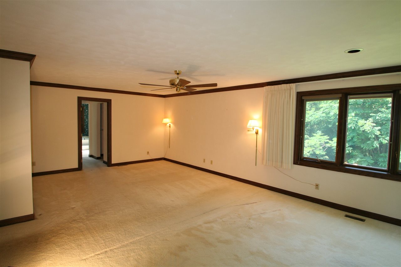 2034 Glenview Road Rockford, IL 61107 - Photo 8 of 9 Gallery Image 8