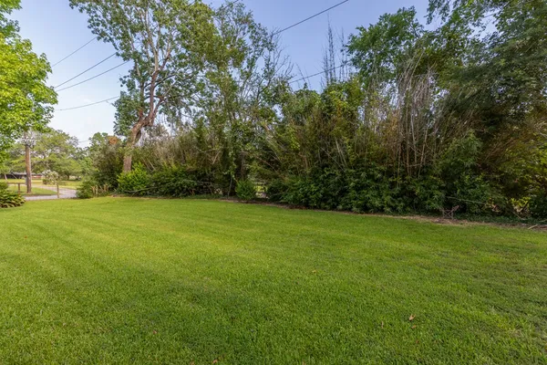 $269,900 | 5990 North Circuit Drive, Beaumont, TX 77706