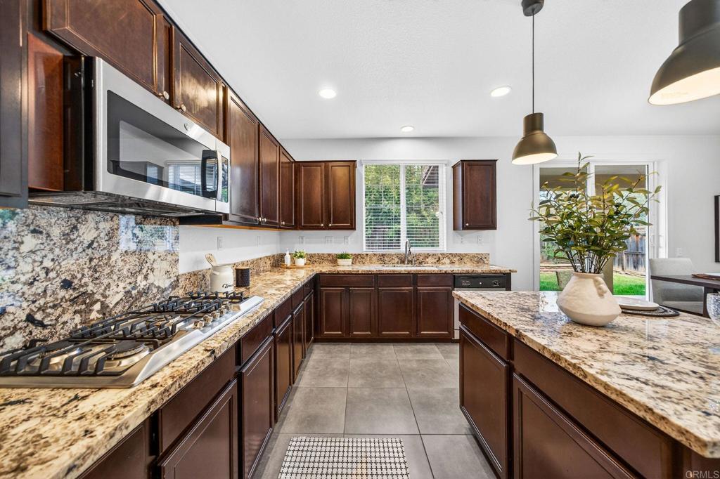 46755 Peach Tree Street Temecula, CA 92592 - Photo 11 of 40