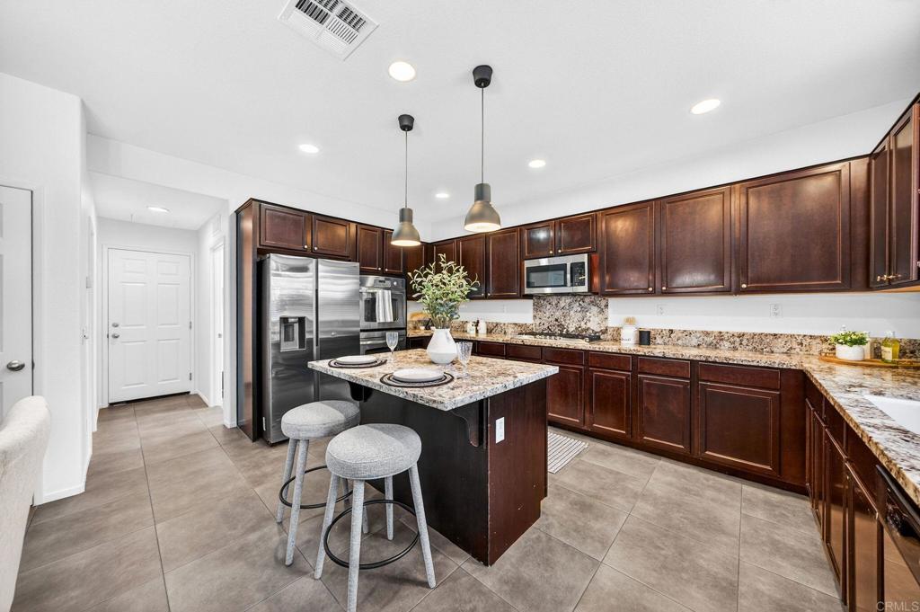 46755 Peach Tree Street Temecula, CA 92592 - Photo 13 of 40