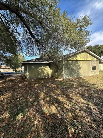 $43,377 | 107 Missionary Circle, Hearne, TX 77859