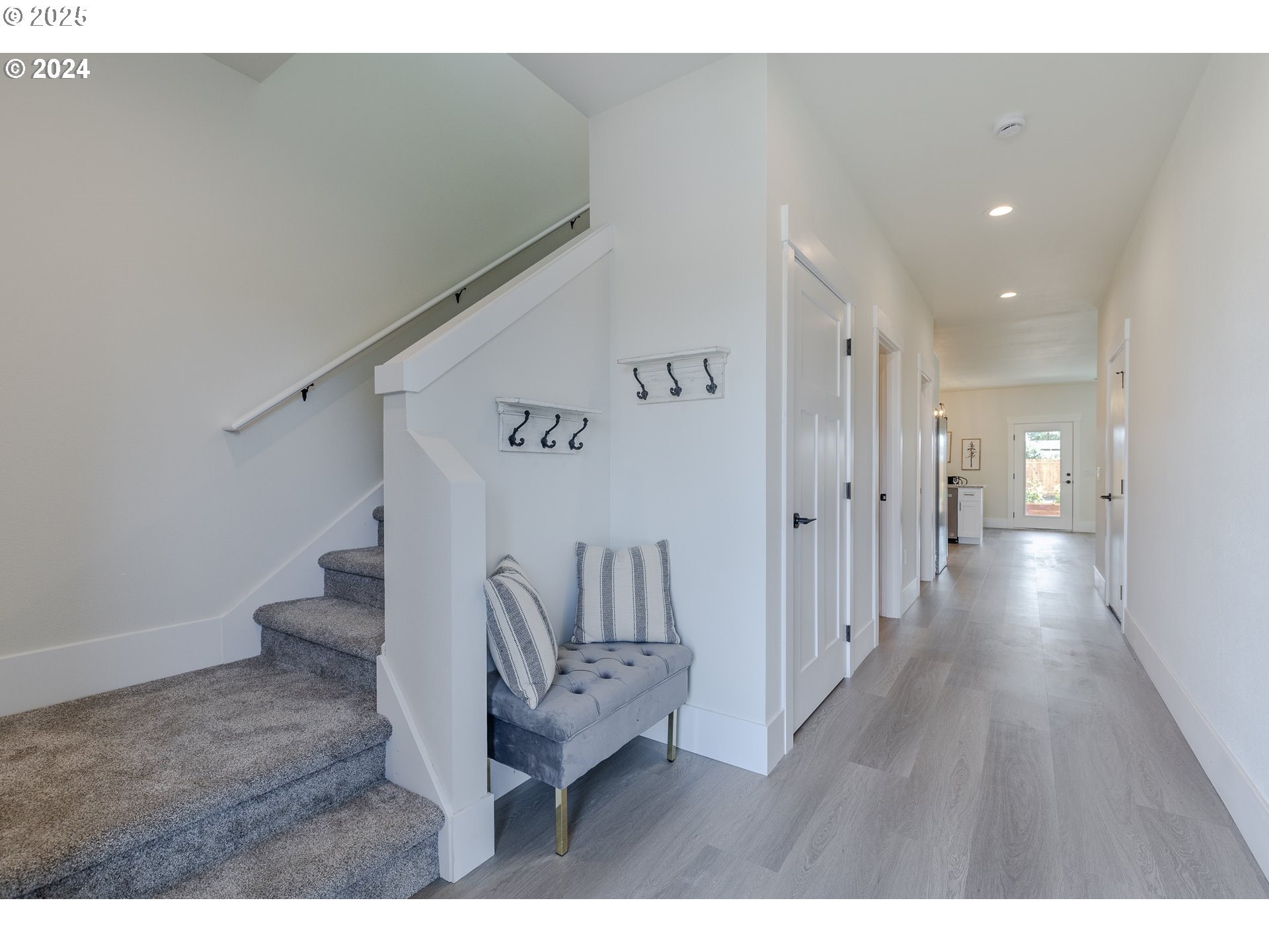 741 Periander Way Harrisburg, OR 97446 - Photo 3 of 24 a view of entryway with wooden floor
