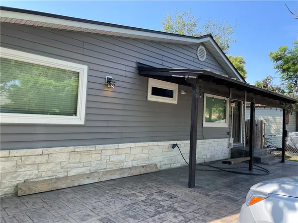 $1,800 | 3718 Niagara Street, Corpus Christi, TX 78416