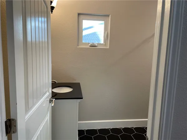 $1,800 | 3718 Niagara Street, Corpus Christi, TX 78416