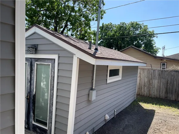 $1,800 | 3718 Niagara Street, Corpus Christi, TX 78416