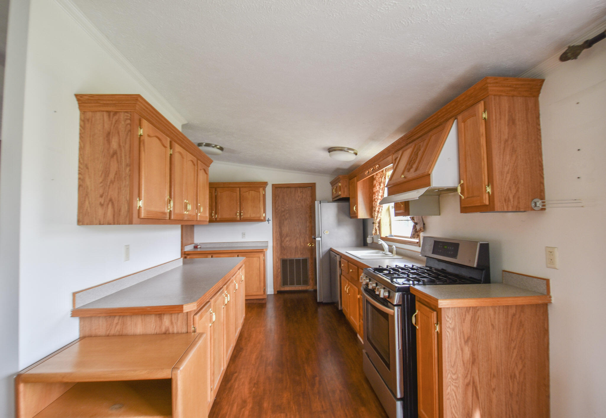 711 Clarendon Road Quincy, MI 49082 - Photo 8 of 34 DSC_0605