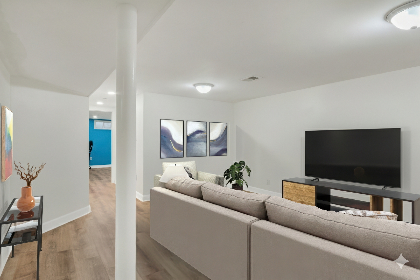 358 Rye Road Mundelein, IL 60060 - Photo 20 of 38 a living room with furniture and a flat screen tv