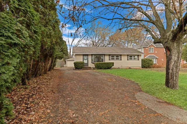 $380,000 | 358 Rye Road, Mundelein, IL 60060