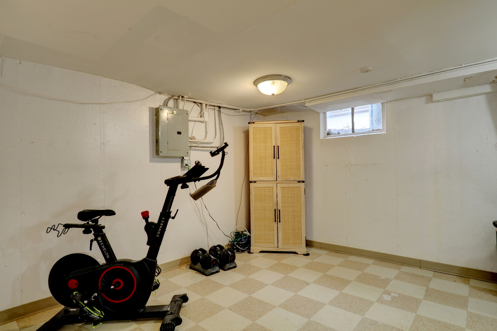 358 Rye Road Mundelein, IL 60060 - Photo 26 of 38 a view of a room with gym equipment